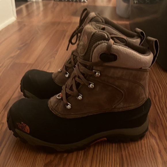 North face boots - Picture 3 of 4